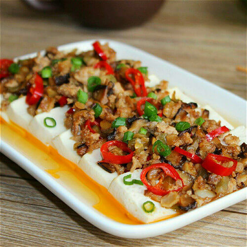 鲜美柔软肉蒸豆腐