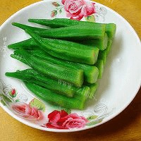家常菜白灼秋葵做法图解3)