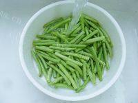 美味的豆角炒肉做法图解1)