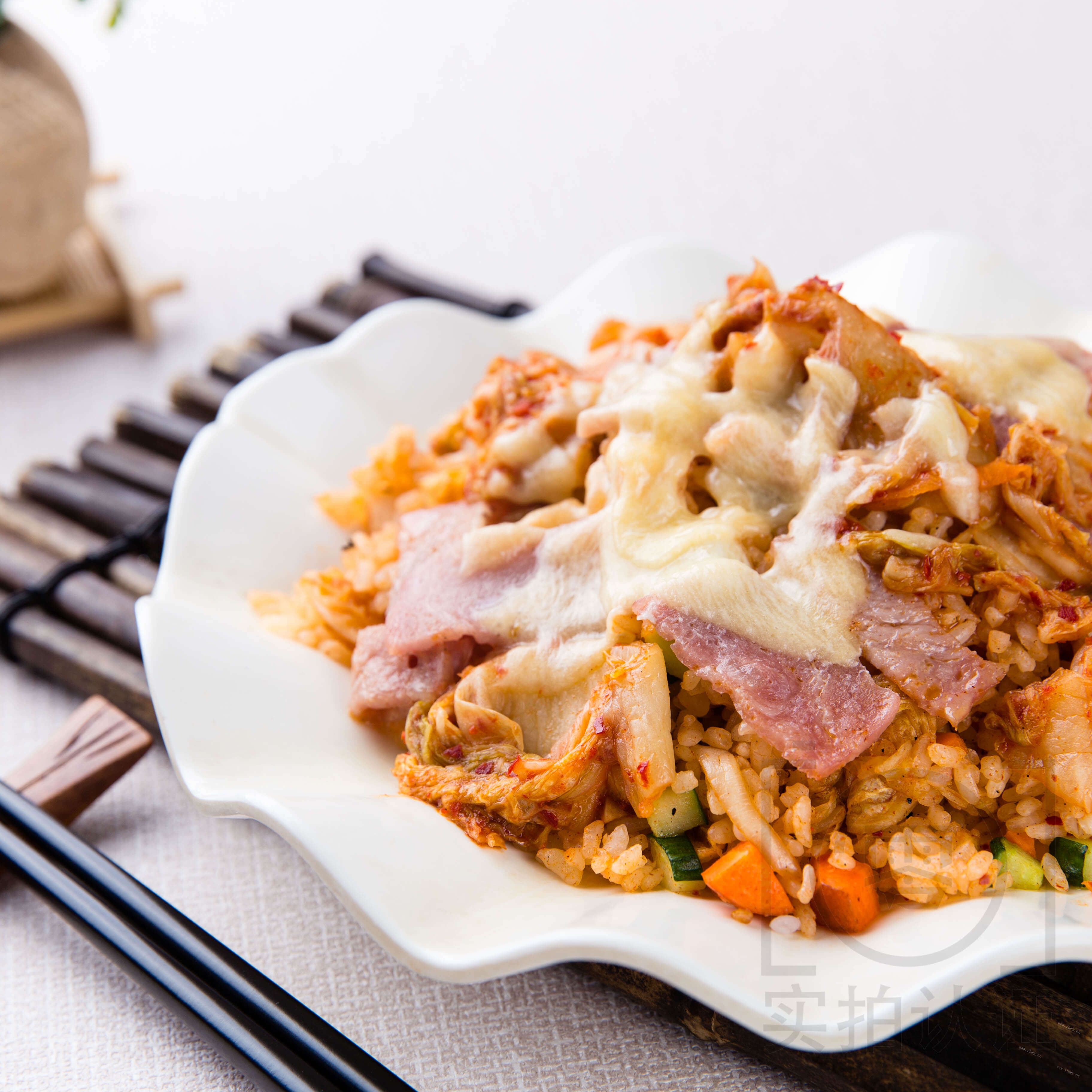 酸辣的泡菜培根炒饭
