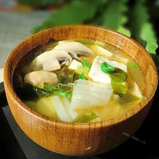 家常娃娃菜菌豆腐味增汤