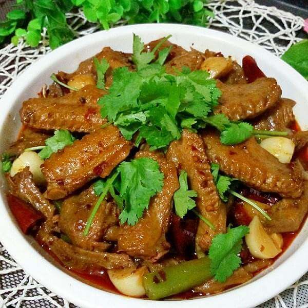 营养美味的黄豆煲鸭翅 