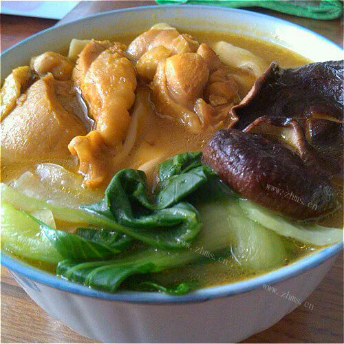 美味平菇青菜鸡腿汤