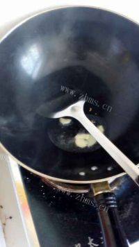 木耳炒肉做法图解5)
