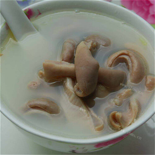 滋补胡椒鸡猪肚汤