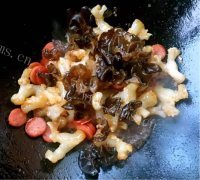 色味俱佳的金钱爆蹄筋做法图解14)