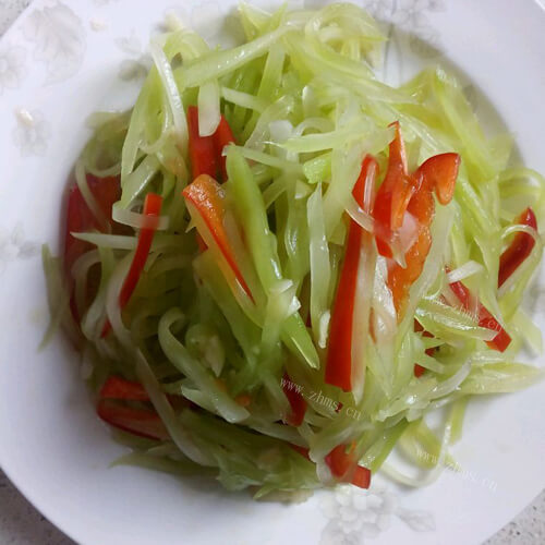色香味俱全的凉拌莴笋丝