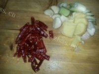 水煮牛蛙做法图解1)