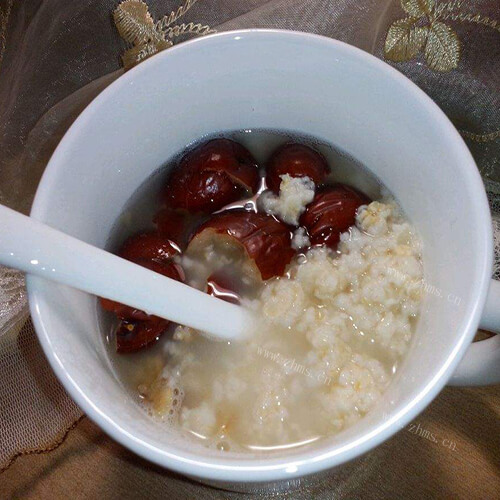 滋补的木瓜红枣粥