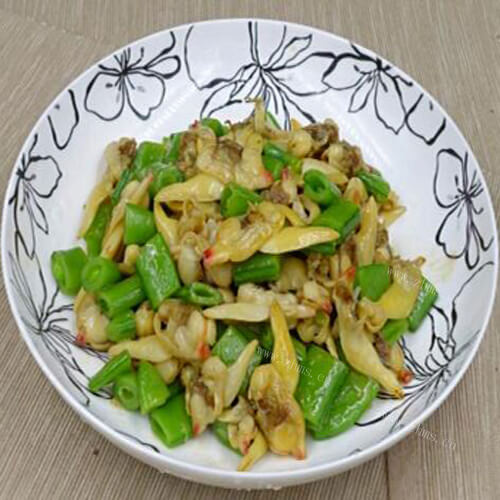 美味的爆炒黄贝肉