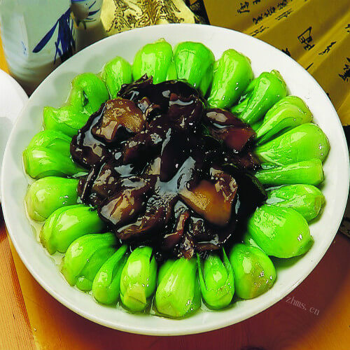 简单的青菜炒香菇