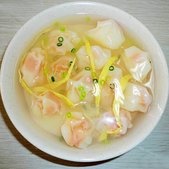 美味虾肉胡萝卜小馄饨