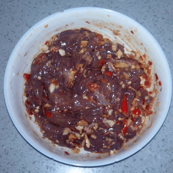 秀色可餐的血皮菜炒猪肝做法图解4)