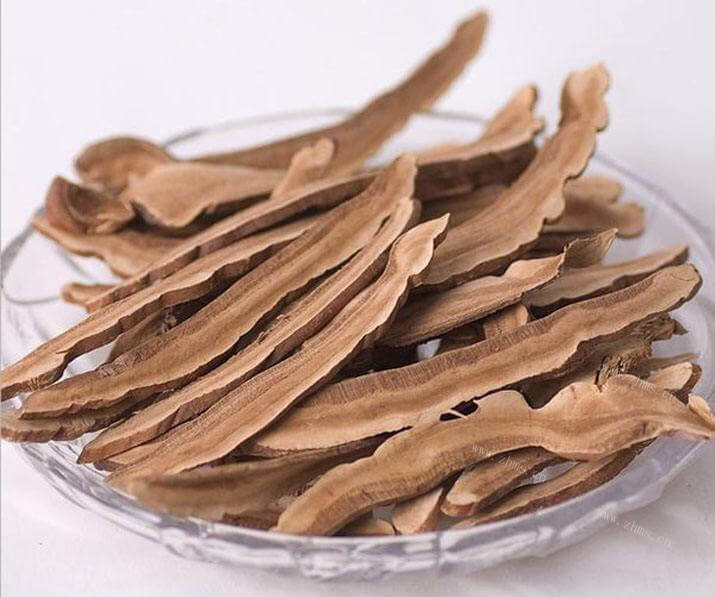 滋补的灵芝虫草花猪骨汤做法图解3)