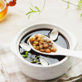 美味的红豆薏米绿豆汤