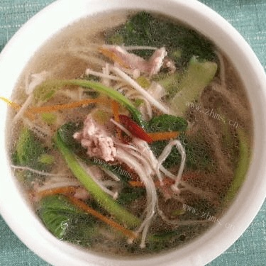 美味的金针菇瘦肉汤
