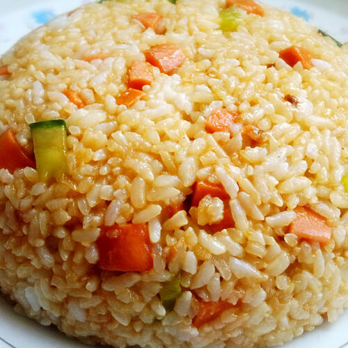 清淡可口的火腿肠银芽炒饭