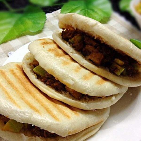 好吃的卤肉夹饼