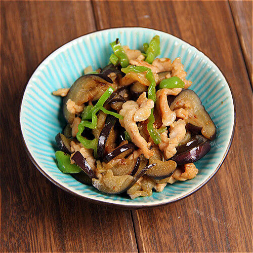 下酒菜酸辣萝卜条烩肉丝 
