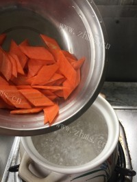 清热明目萝卜菊花水做法图解4)