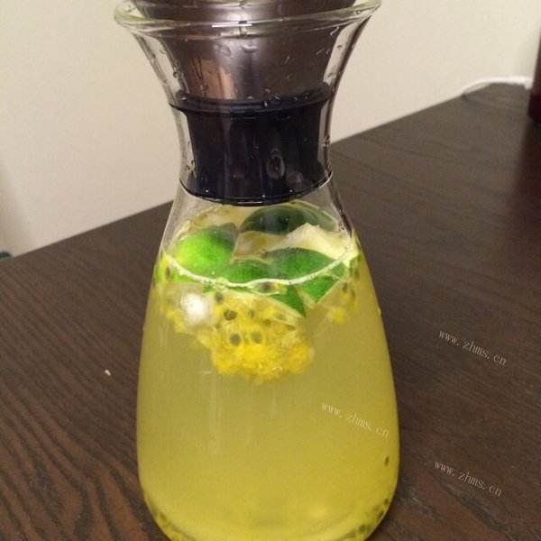 解渴的百香果柠檬蜂蜜水