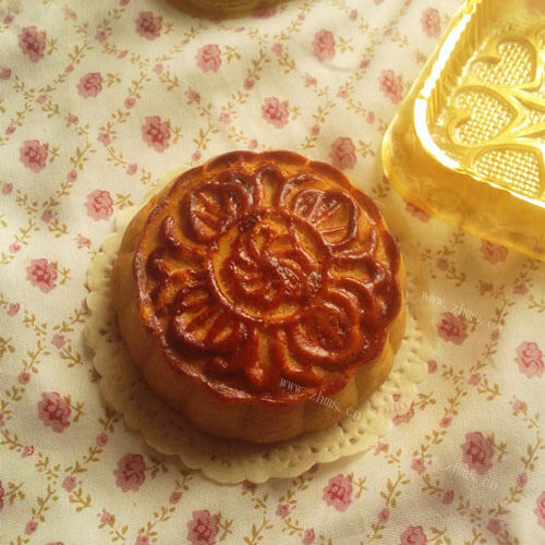 美味的花生可可广式月饼