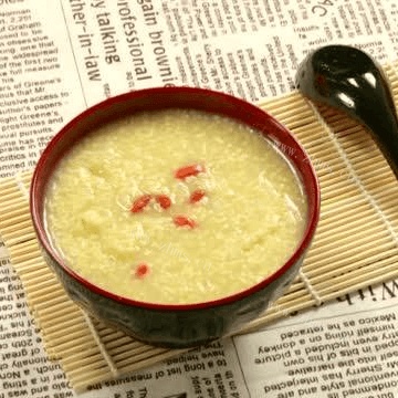 美味的枸杞小米粥做法图解3)