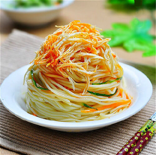 好吃的鸡丝棒棒凉面