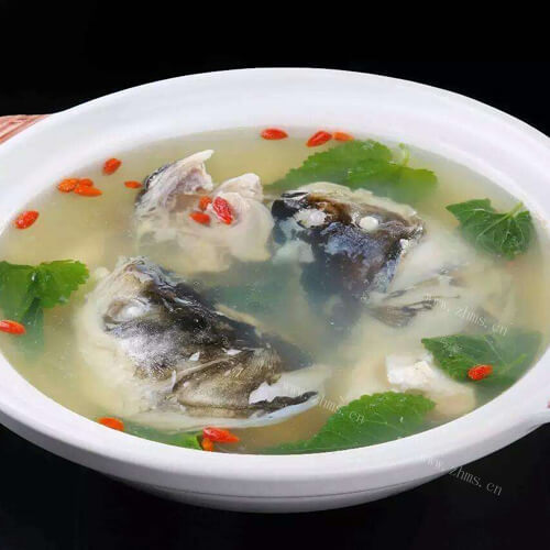 自制鱼头鱼骨汤