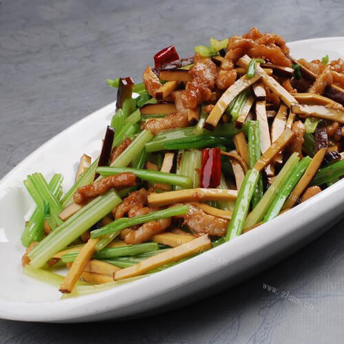 家常芹菜炒肉丝