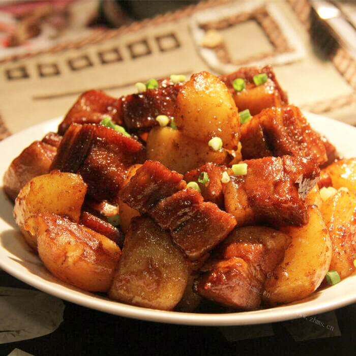 美味红烧肉配土豆