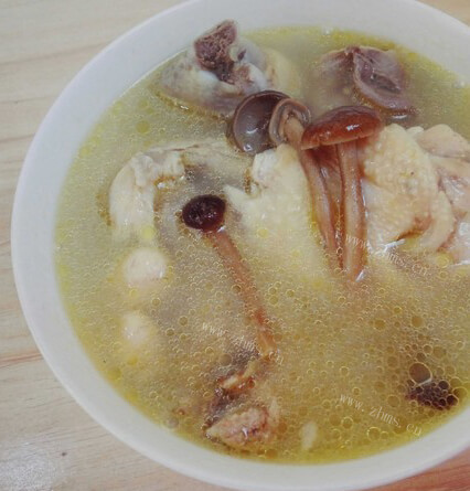 茶树菇炖鸡做法图解14)