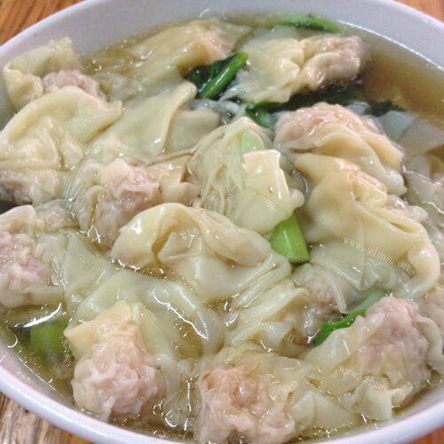 美味的虾肉胡萝卜小馄饨
