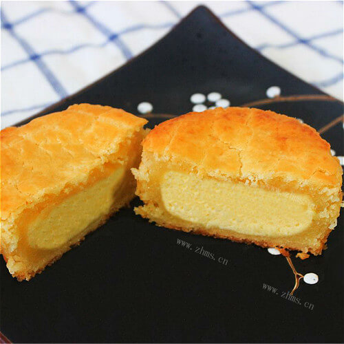 甜蜜的黄金乳酪月饼