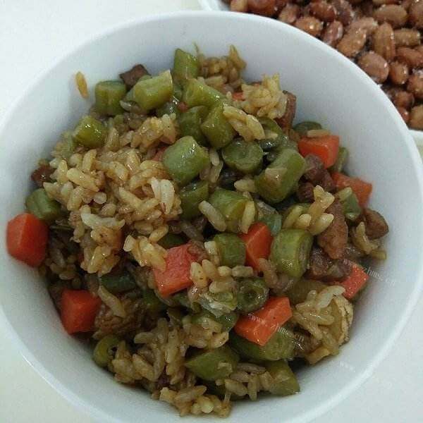 美味的胡萝卜羊肉烩饭
