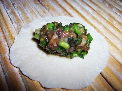 学做韭菜木耳肉饺子做法图解10)