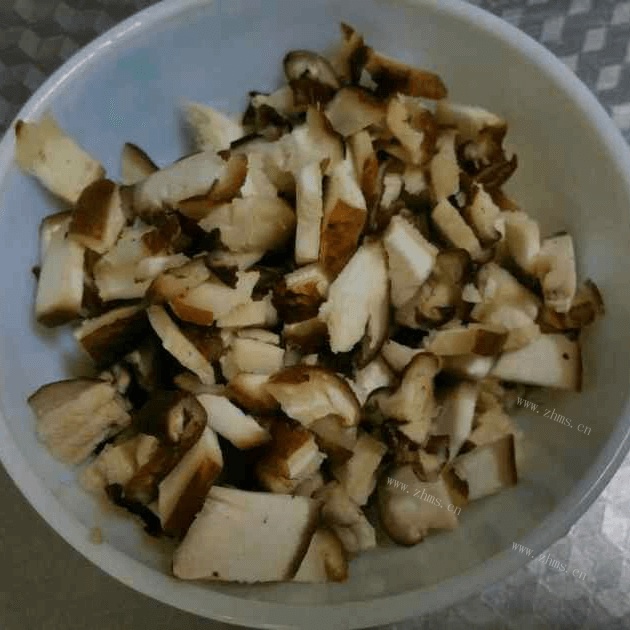 美味的香菇瘦肉粥做法图解1)