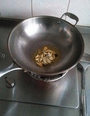 特色砂锅鱼头做法图解5)