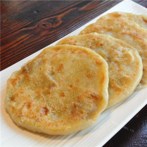 美味的洋白菜五花肉馅饼