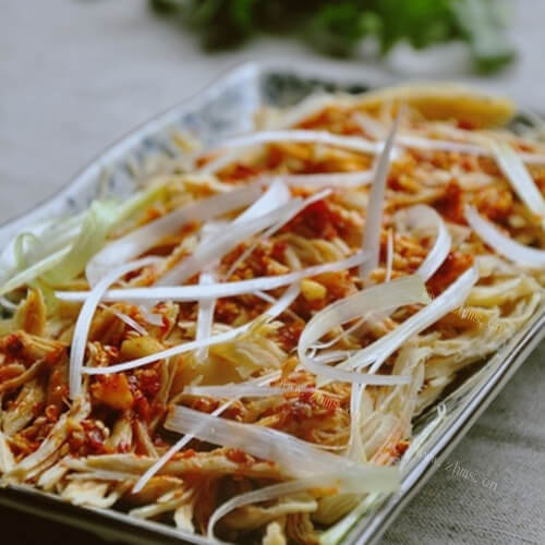 鲜香麻辣的棒棒鸡丝