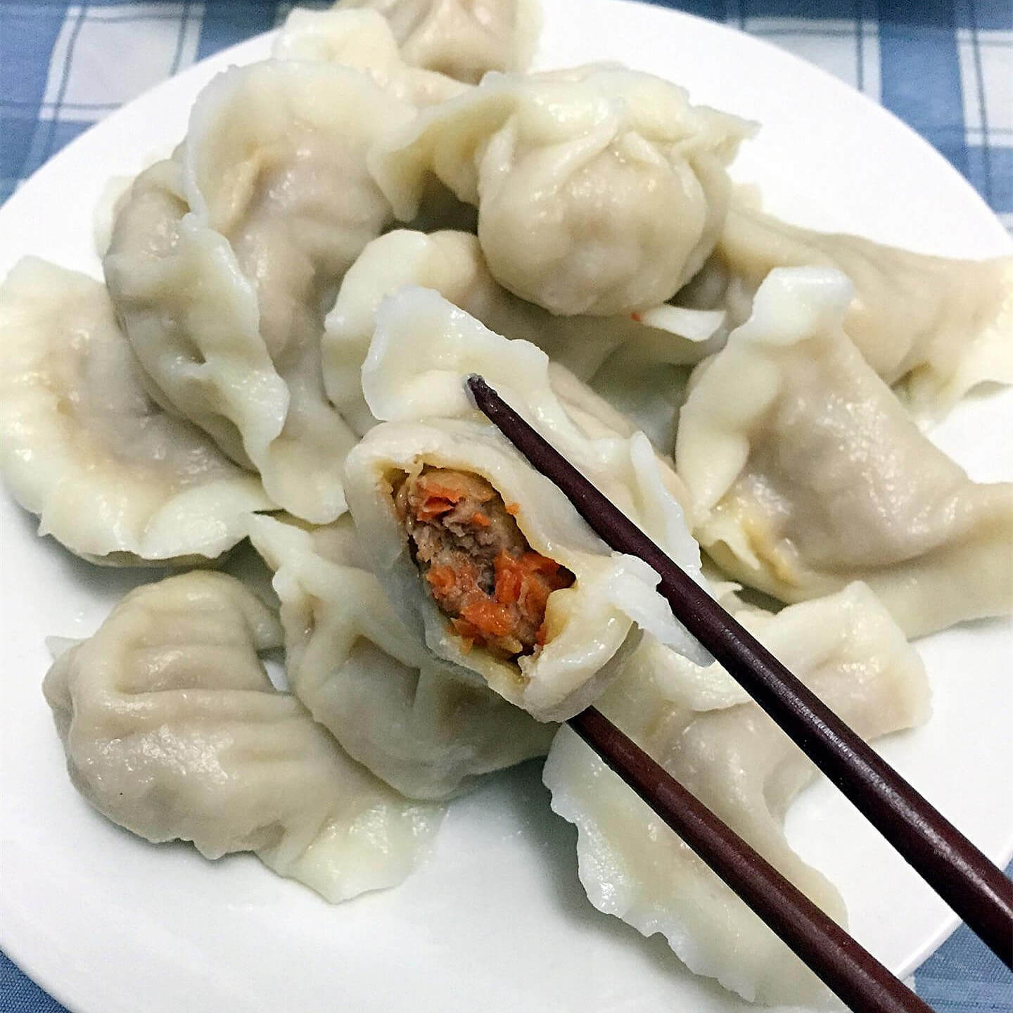 美味的毛芹菜羊肉饺子