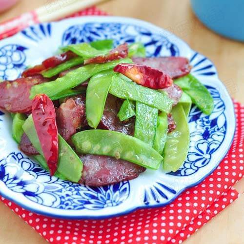 荷兰豆炒腊肠做法图解6)