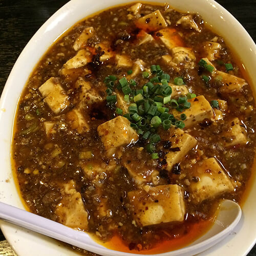 辣得过瘾的麻婆豆腐盖饭