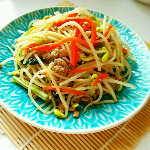 美味油渣炒豆芽