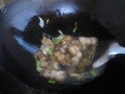 西兰花炒肉做法图解4)