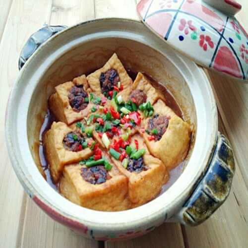 香喷喷的砂锅豆腐酿