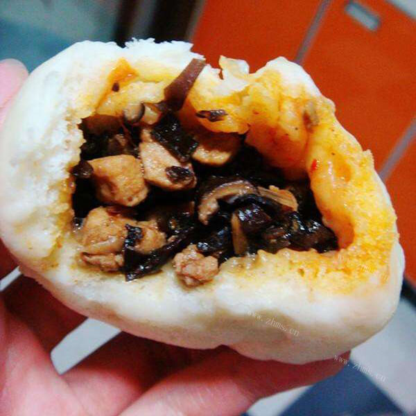 美味的菌菇包