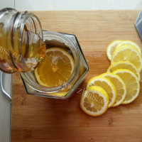 家常蜂蜜柠檬水