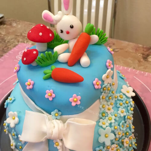 美味双层生日蛋糕