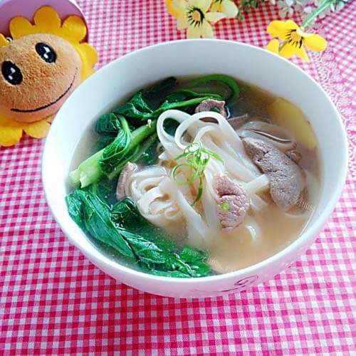 美味的三鲜汤河粉